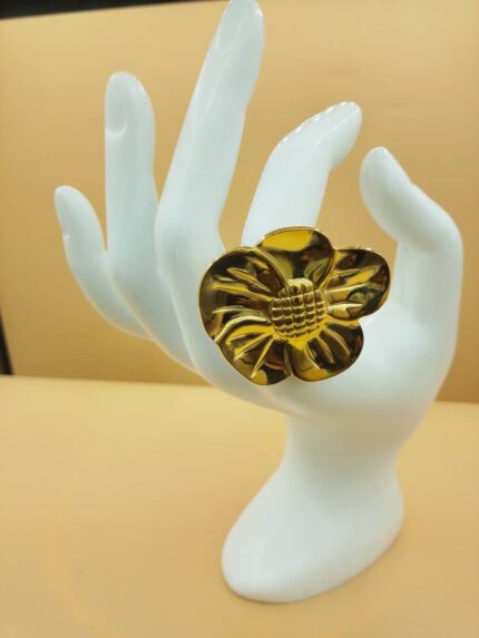 Exquisite Fashion Ring 012