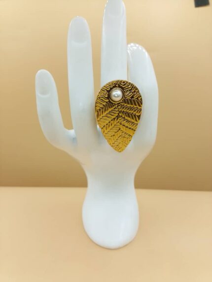 Exquisite Fashion Ring 018